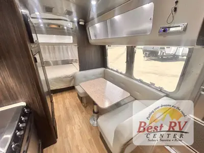 2017 Airstream International Signature photo 29