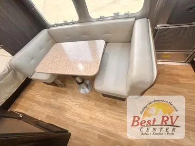 2017 Airstream International Signature photo 37