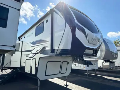 2022 Keystone Montana photo 5