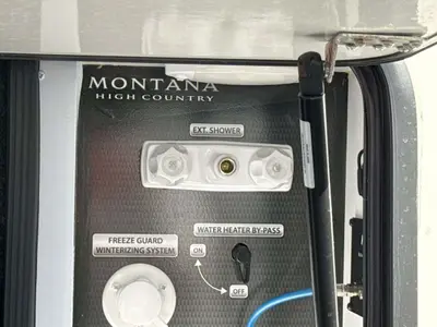 2022 Keystone Montana photo 19