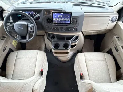 2027 Winnebago Suncruiser photo 42