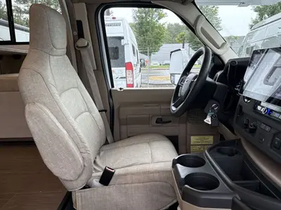 2027 Winnebago Suncruiser photo 21