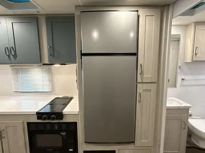 2027 Winnebago Suncruiser photo 30