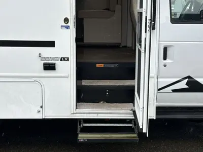 2027 Winnebago Suncruiser photo 20