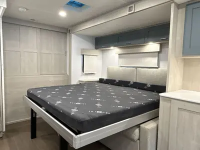 2027 Winnebago Suncruiser photo 37