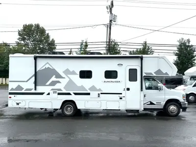 2027 Winnebago Suncruiser photo 10