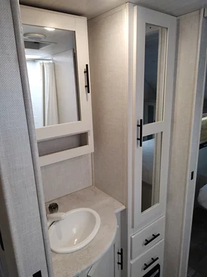 2022 FOREST RIVER R-POD photo 10