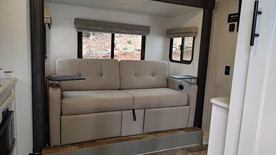 2022 FOREST RIVER R-POD photo 5
