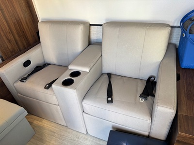 2022 WINNEBAGO NAVION photo 9