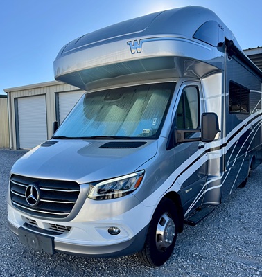 2022 WINNEBAGO NAVION photo 2