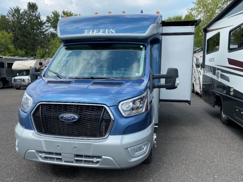 2025 Tiffin Motorhomes Midas exterior