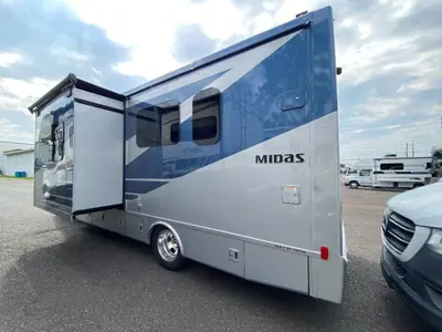 2025 Tiffin Motorhomes Midas photo 6