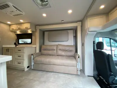 2025 Tiffin Motorhomes Midas photo 13