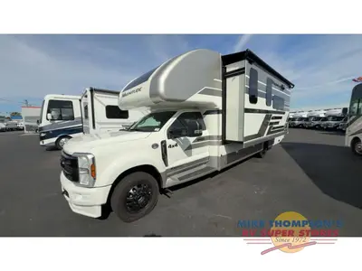 2026 Thor Motor Coach Magnitude GRAND photo 4