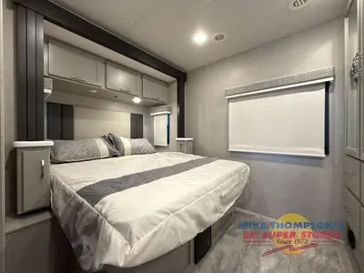 2026 Thor Motor Coach Magnitude GRAND photo 36