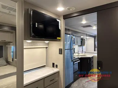 2026 Thor Motor Coach Magnitude GRAND photo 39