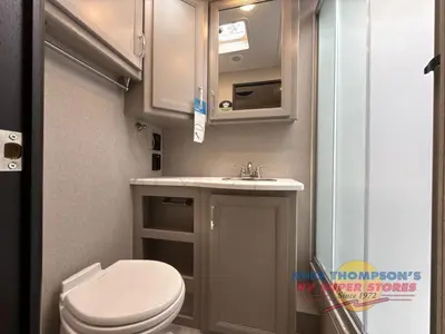 2026 Thor Motor Coach Magnitude GRAND photo 41