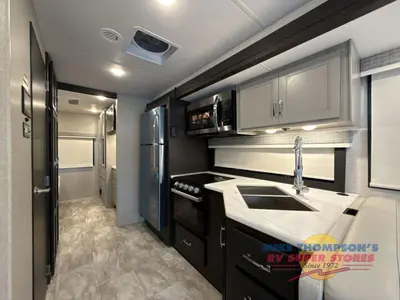 2026 Thor Motor Coach Magnitude GRAND photo 28