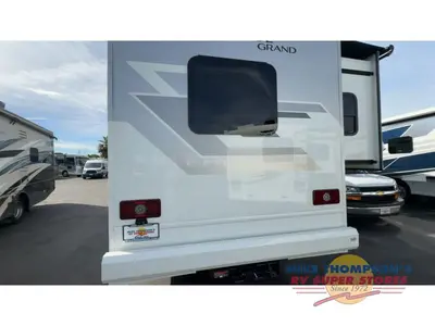 2026 Thor Motor Coach Magnitude GRAND photo 7