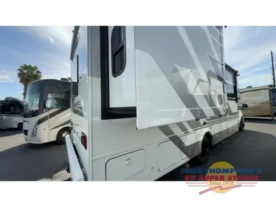 2026 Thor Motor Coach Magnitude GRAND photo 8