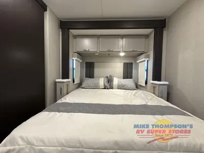 2026 Thor Motor Coach Magnitude GRAND photo 37