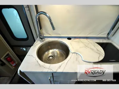 2024 Thor Motor Coach Geneva photo 12