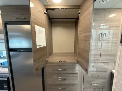 2023 Thor Motor Coach Delano photo 29