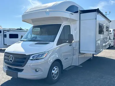 2027 Winnebago Navion photo 4