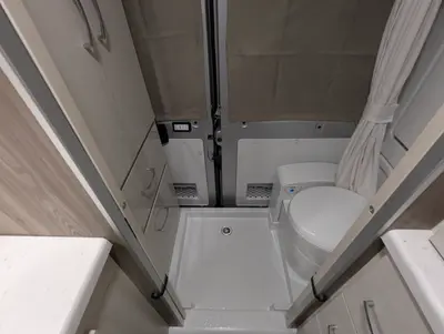 2024 Thor Motor Coach Rize photo 31