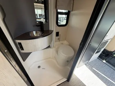 2027 Winnebago Elora photo 17