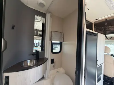 2027 Winnebago Elora photo 18