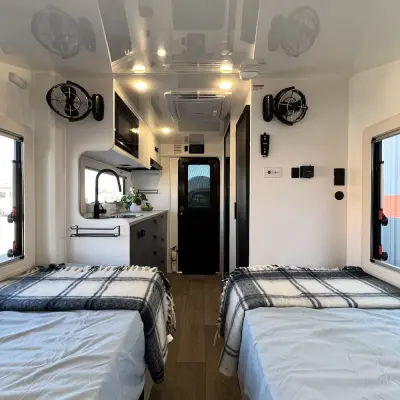 2026 Dreamhaven Chameleon photo 28