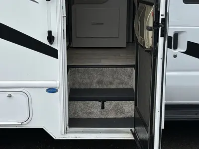 2024 Thor Motor Coach Chateau photo 21