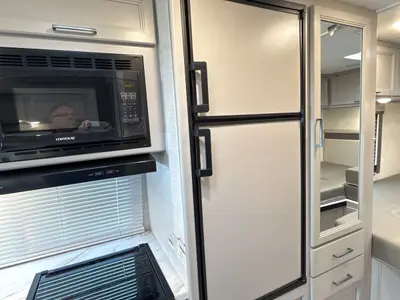 2024 Thor Motor Coach Chateau photo 31