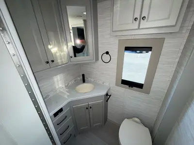 2027 Tiffin Motorhomes Allegro Bay photo 30