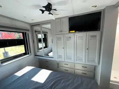 2027 Tiffin Motorhomes Allegro Bay photo 34