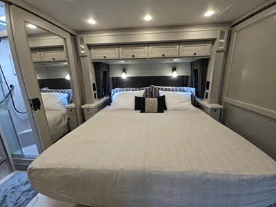 2025 TIFFIN MOTORHOMES PHAETON photo 9