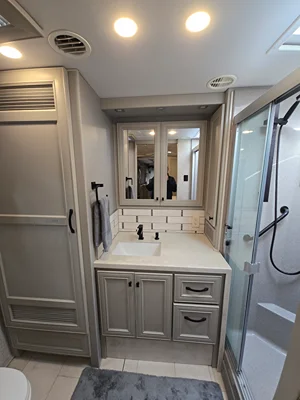 2025 TIFFIN MOTORHOMES PHAETON photo 6