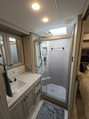 2025 TIFFIN MOTORHOMES PHAETON photo 5