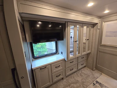 2025 TIFFIN MOTORHOMES PHAETON photo 8