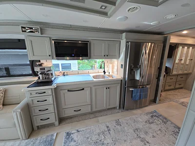 2025 TIFFIN MOTORHOMES PHAETON photo 13