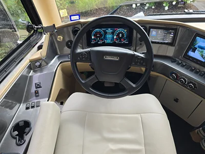 2025 TIFFIN MOTORHOMES PHAETON photo 19