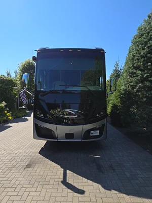 2025 TIFFIN MOTORHOMES PHAETON photo 2