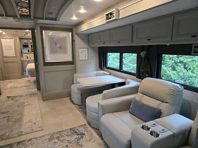 2025 TIFFIN MOTORHOMES PHAETON photo 12