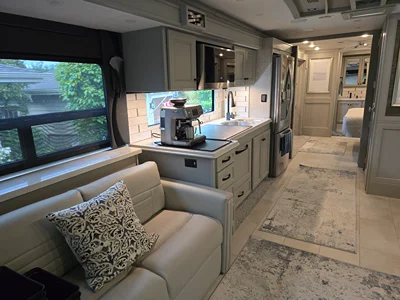 2025 TIFFIN MOTORHOMES PHAETON photo 11