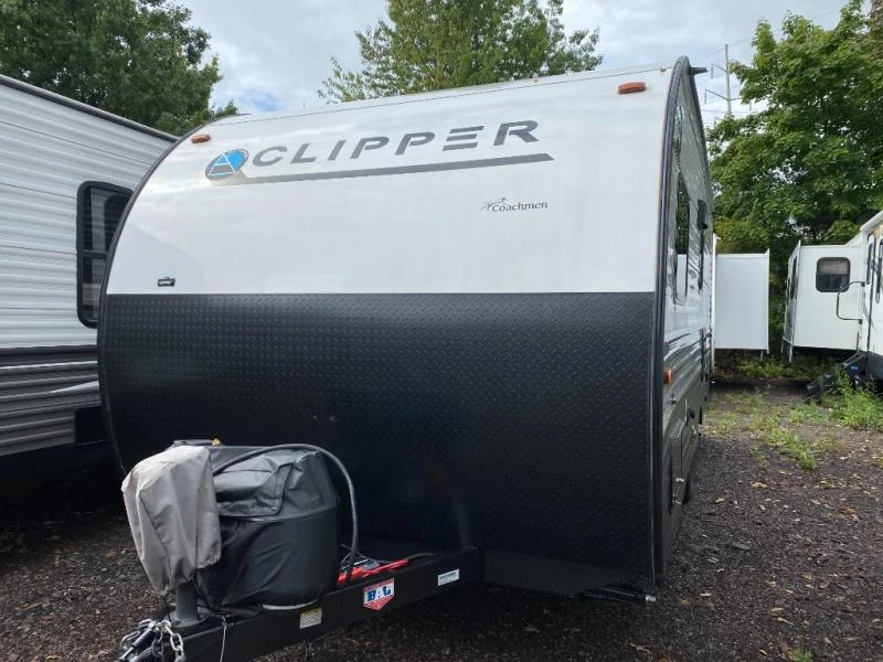 2022 Coachmen Clipper Ultra-Lite exterior
