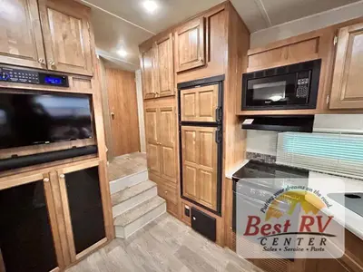 2018 Forest River Rockwood Ultra Lite photo 25