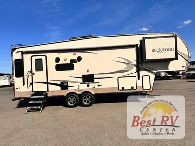 2018 Forest River Rockwood Ultra Lite photo 2