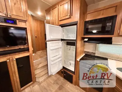 2018 Forest River Rockwood Ultra Lite photo 26