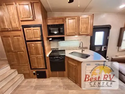 2018 Forest River Rockwood Ultra Lite photo 21